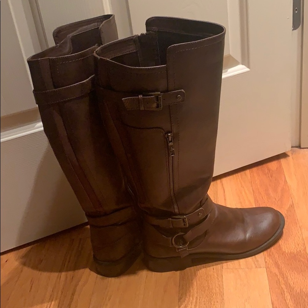 Boots - Picture 2 of 6